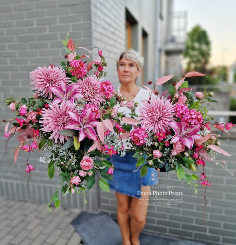 Tombstone with pink chrysanthemum and purple lily - composition + bouquet