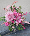 Tombstone with pink chrysanthemum and purple lily - composition + bouquet