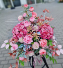 Tombstone decoration with raspberry hydrangea and peonia in apricot and pink