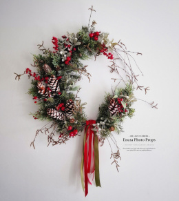 Asymmetrical Christmas wreath - 55 cm